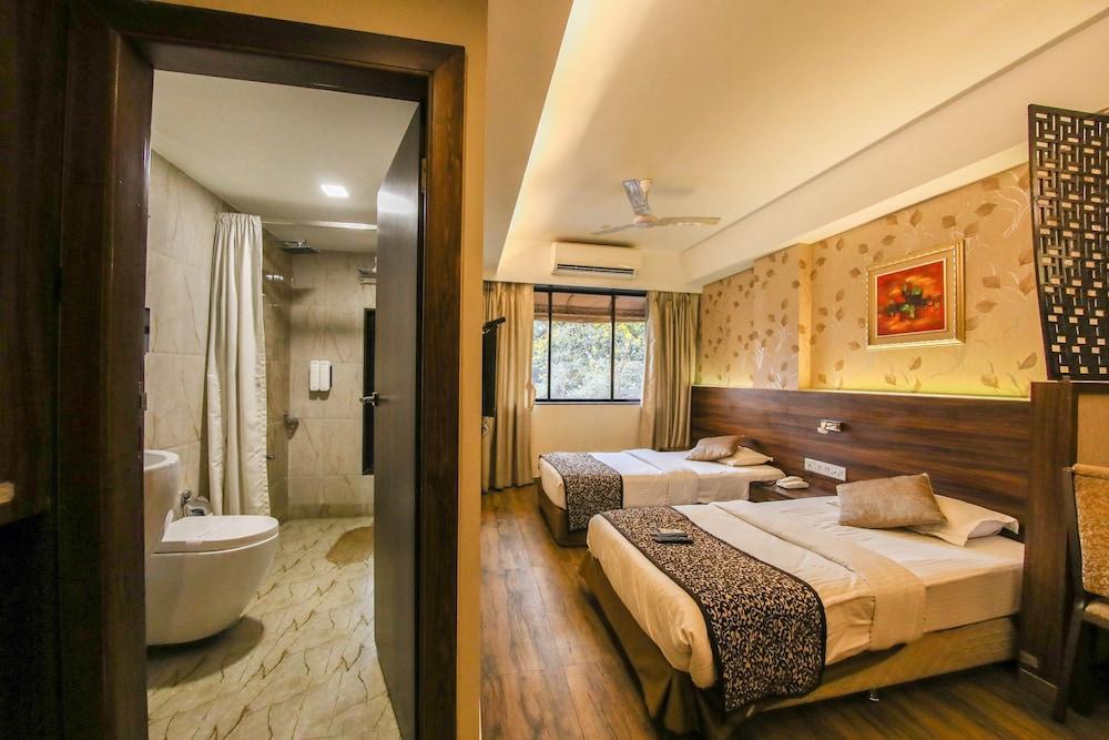 Hostel Mumbai By Maharana Inn Bombaim Exterior foto