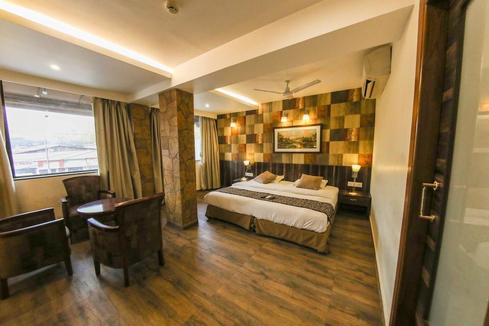 Hostel Mumbai By Maharana Inn Bombaim Exterior foto
