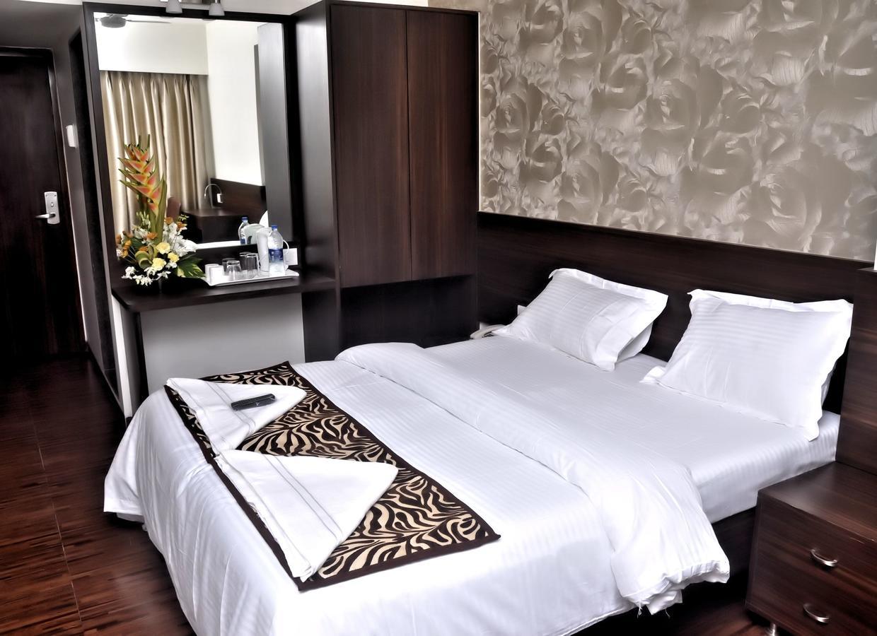 Hostel Mumbai By Maharana Inn Bombaim Exterior foto