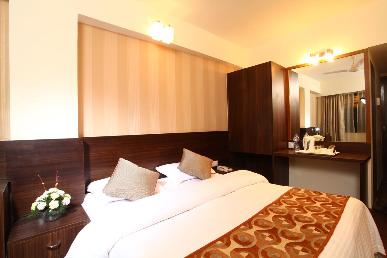Hostel Mumbai By Maharana Inn Bombaim Exterior foto