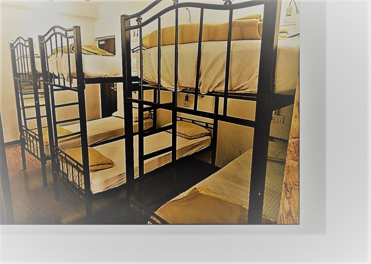 Hostel Mumbai By Maharana Inn Bombaim Exterior foto