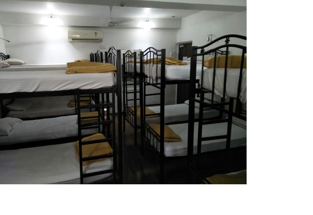 Hostel Mumbai By Maharana Inn Bombaim Exterior foto