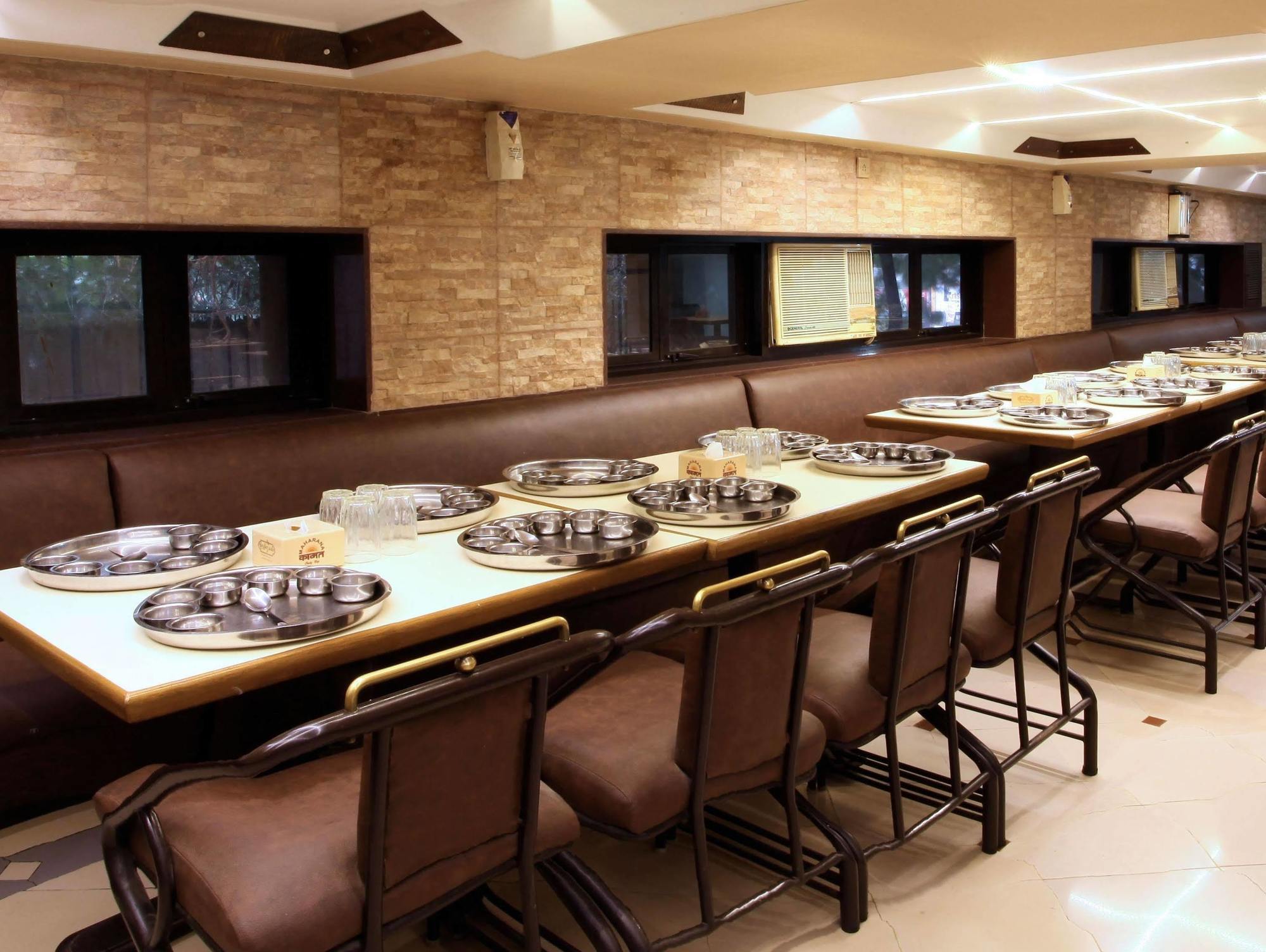Hostel Mumbai By Maharana Inn Bombaim Exterior foto